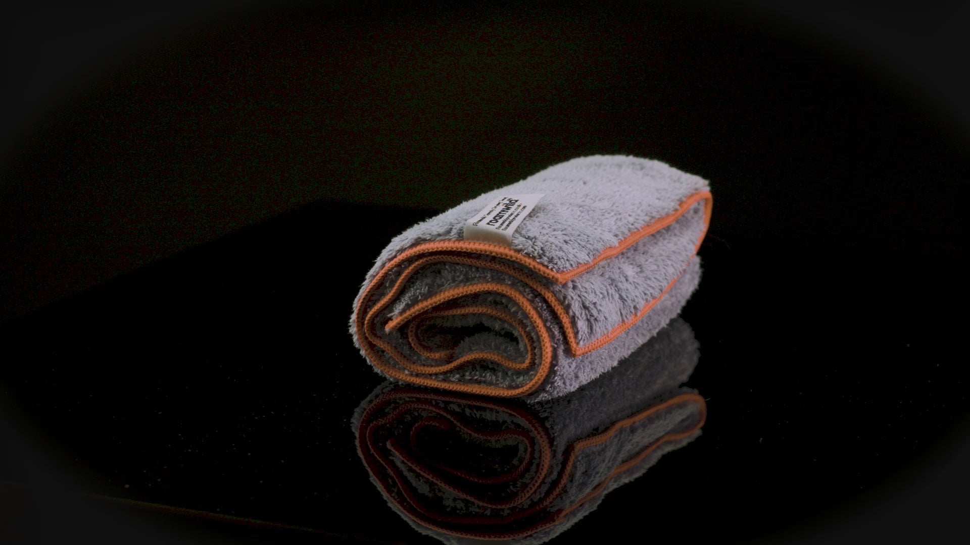 Load video: Roamwild QuickDry Speedy Drying Towels